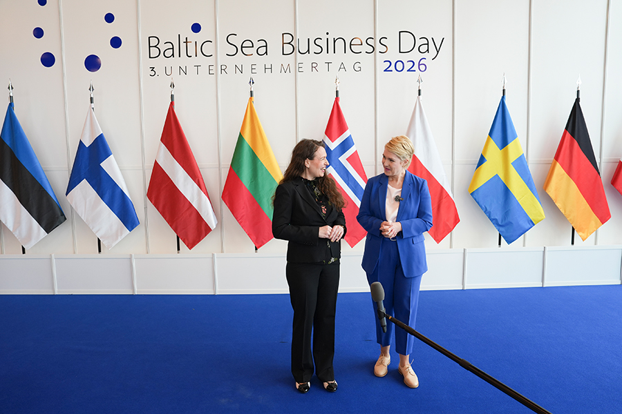 Pressemoment mit Manuela Schwesig, Ministerpräsidentin des Landes MV, Deutschland und Dr. Anna-Kaisa Ikonen, Ministerin für Kommunal- und Regionalverwaltung, Finnland/Press Moment with Manuela Schwesig, Minister-President oft the Federal State of Mecklenburg-Vorpommern, Germany and Dr. Anna-Kaisa Ikonen, Minister of Local and Regional Government, Finland